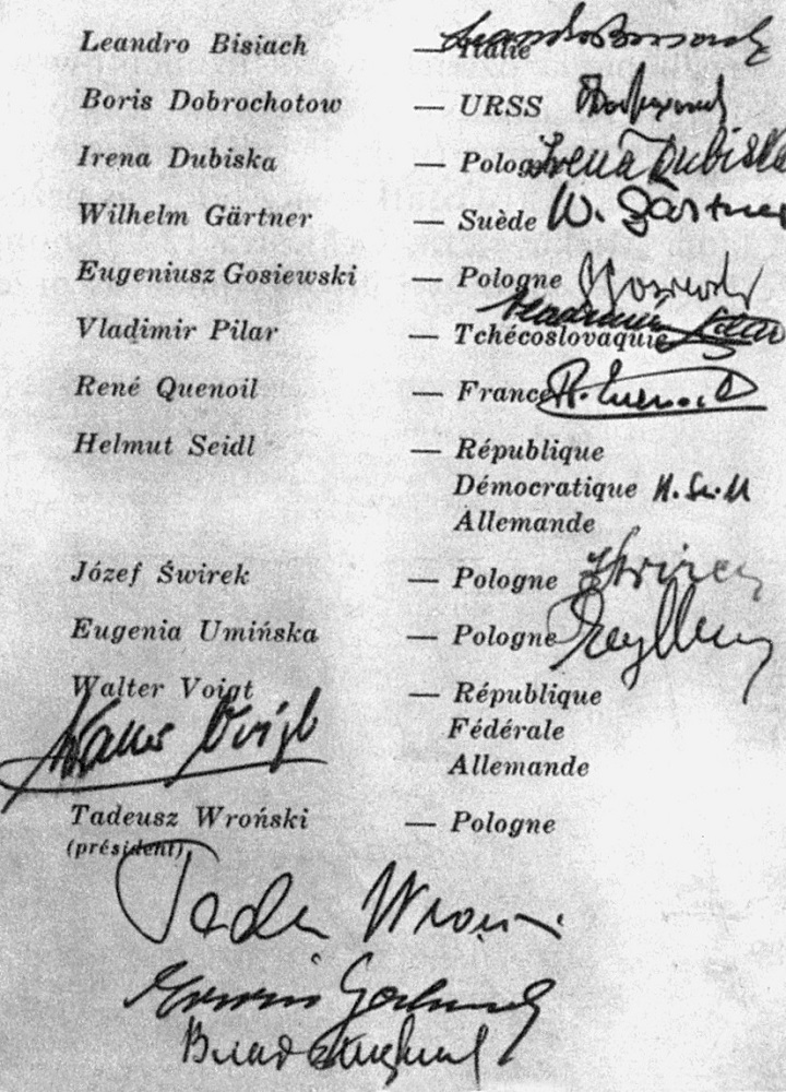 Autografy jurorów.