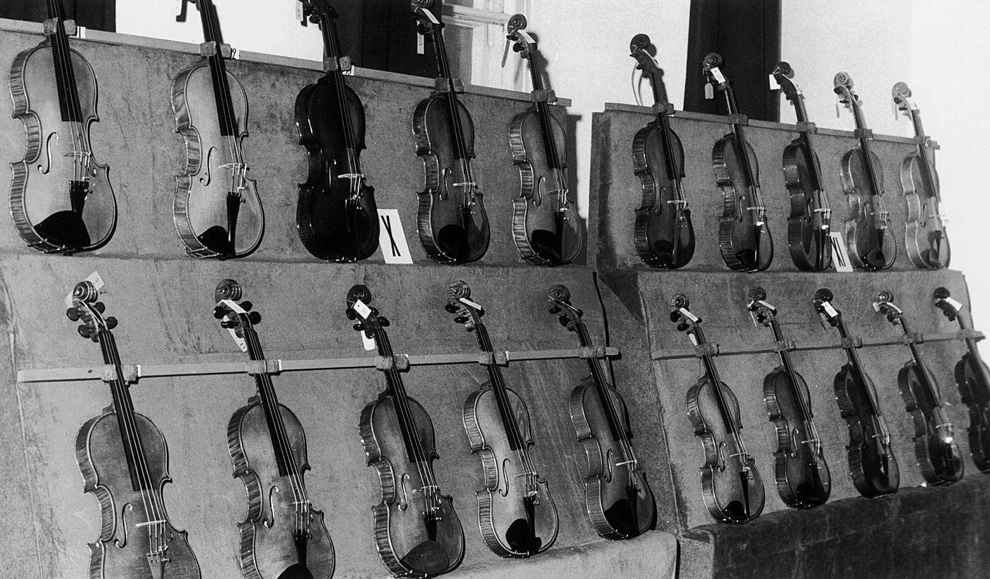 Ekspozycja konkursowych instrumentów.