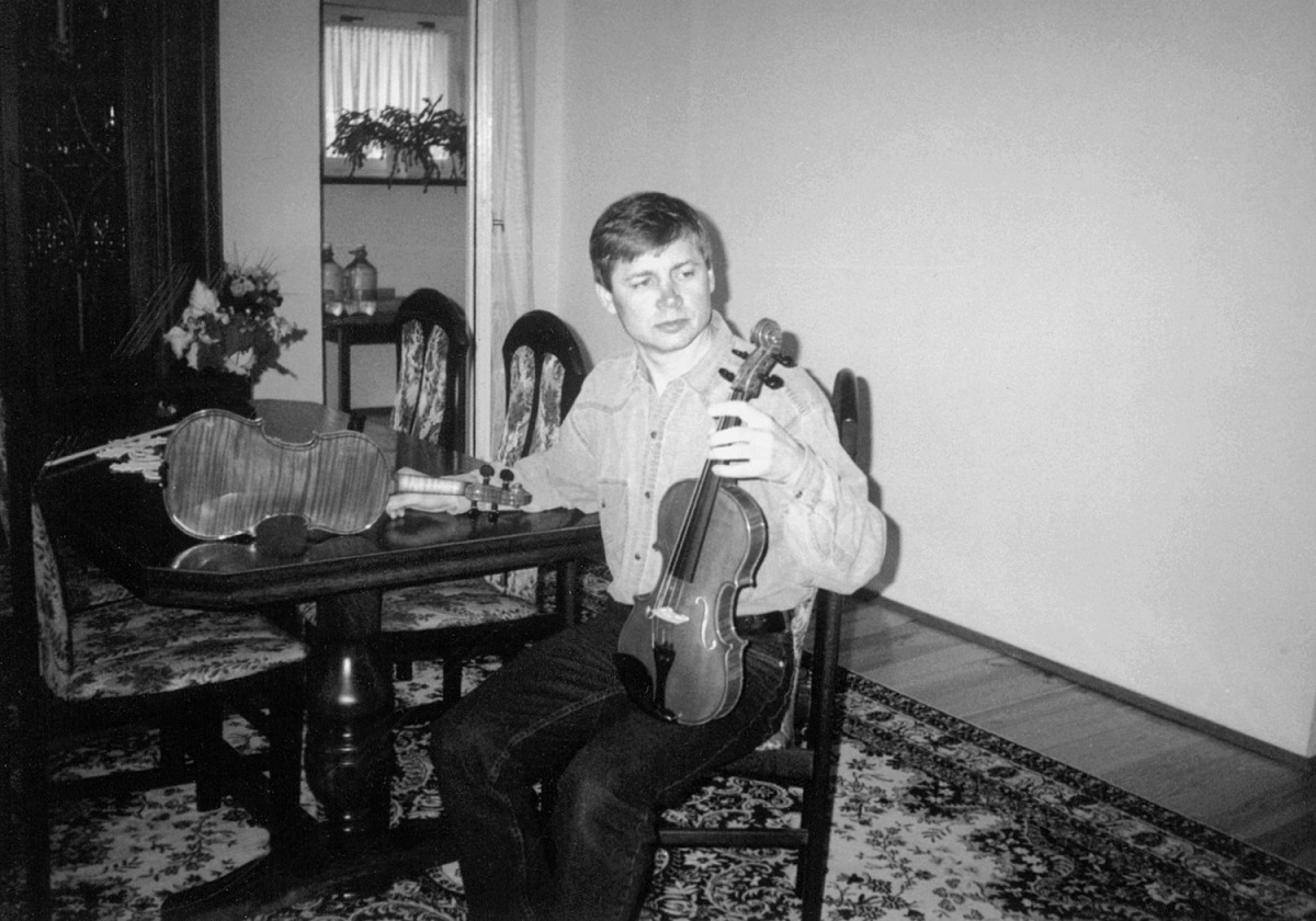 Krzysztof Mróz, laureat I nagrody i złotego medalu oraz równocześnie III nagrody i brązowego medalu – za drugi instrument.