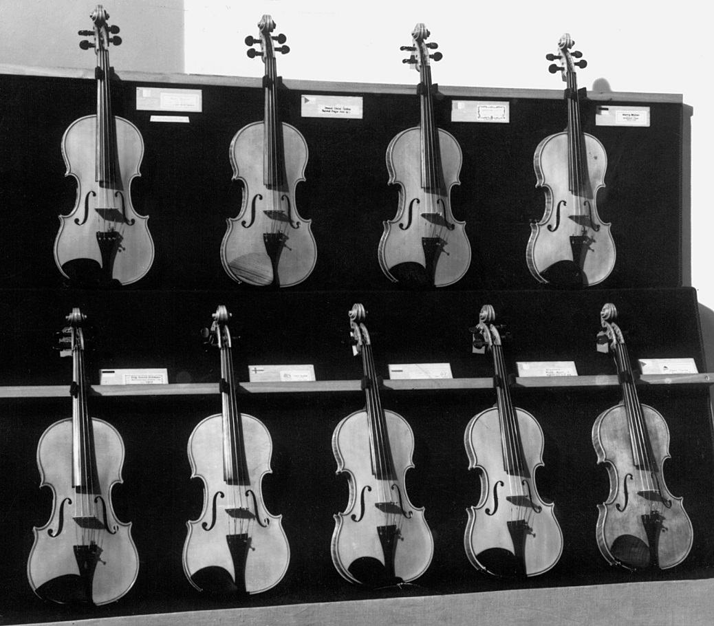 Pokonkursowa wystawa instrumentów.