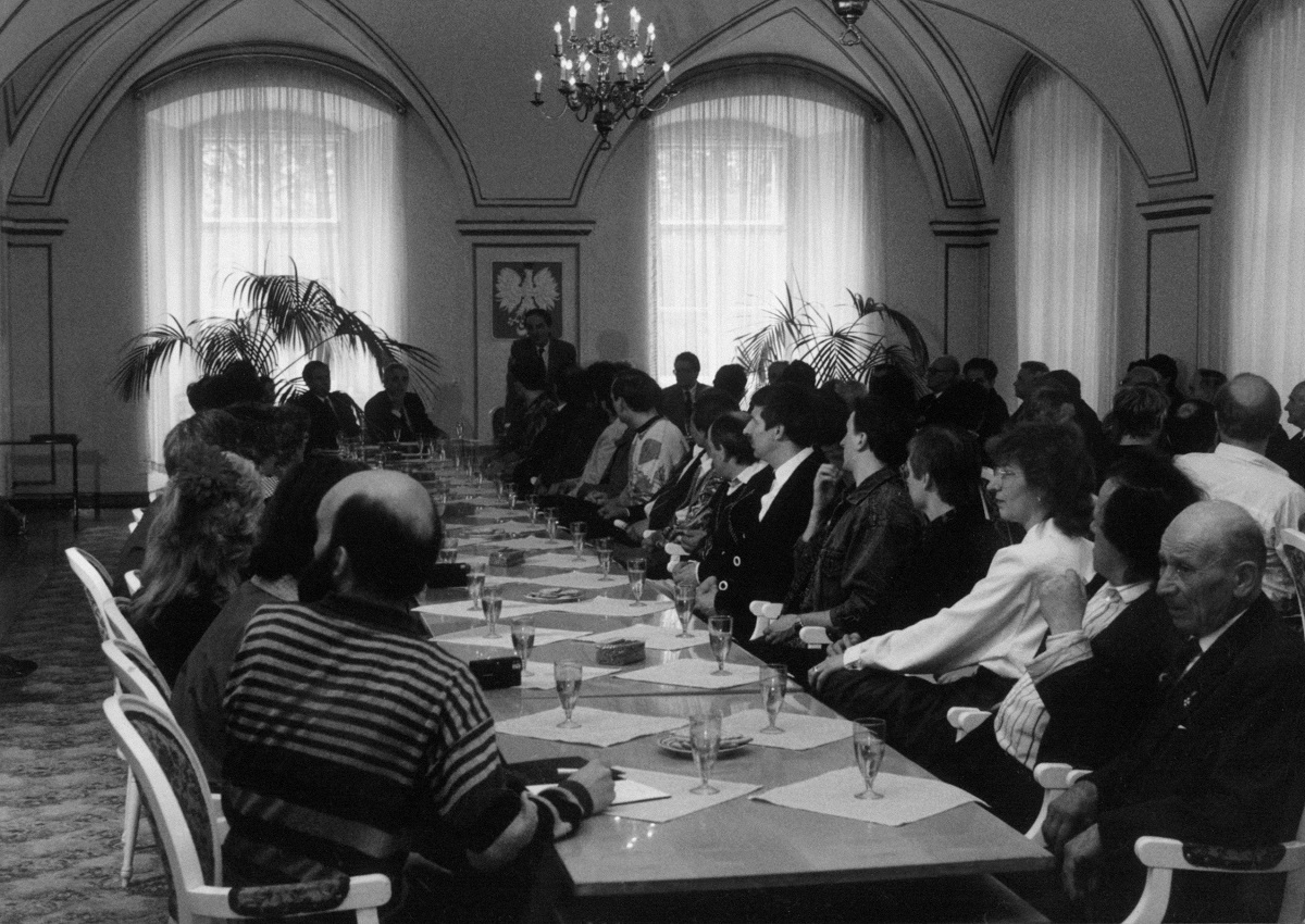 Mayor of a town Wojciech Szczęsny Kaczmarek welcomes jurors and guests of the competition.
