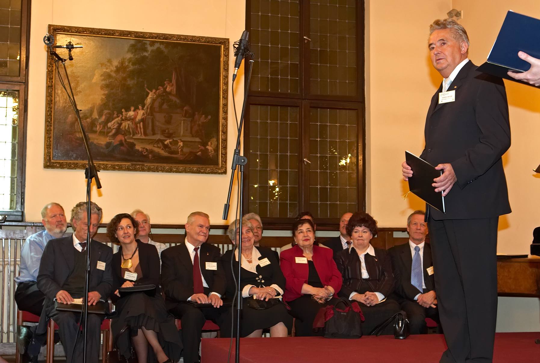Inauguration – Director Andrzej Wituski welcomes jury members and guests of the competition.