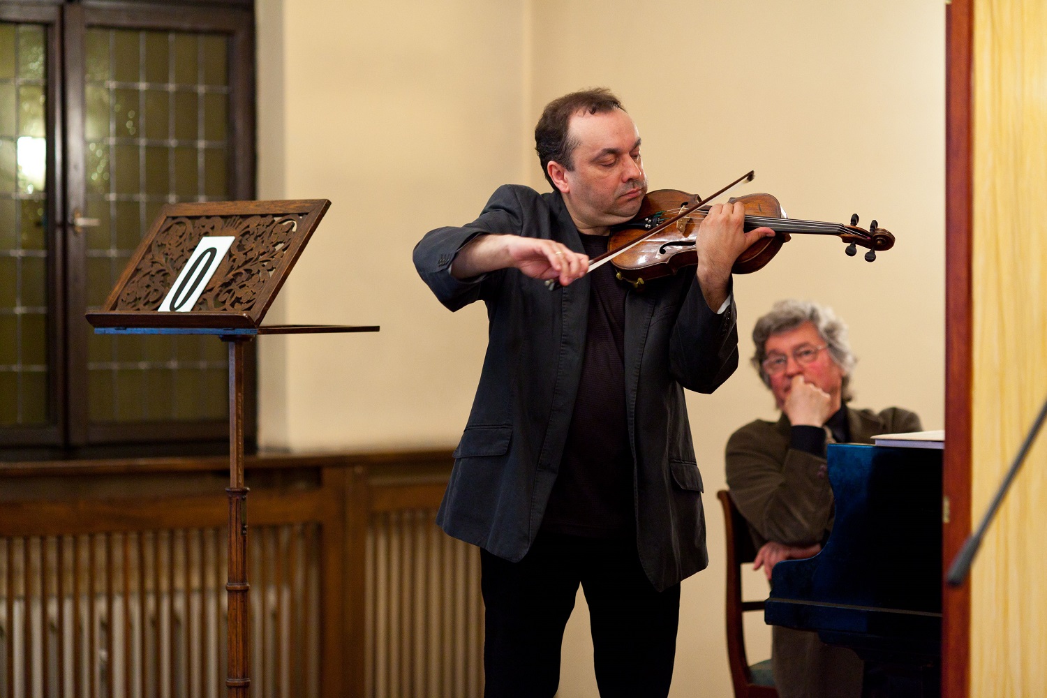 Acoustic evaluation of instruments. Bartosz Bryła – violinist, Andrzej Tatarski – pianist.
