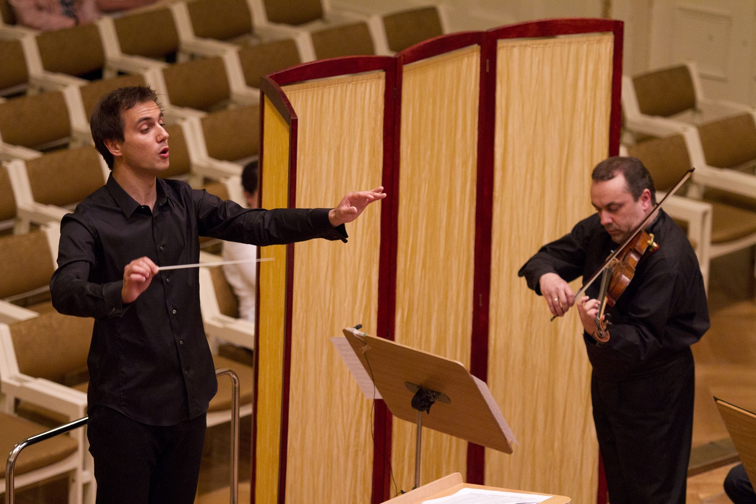 Bartosz Bryła – violinist, Jakub Chrenowicz – conductor.