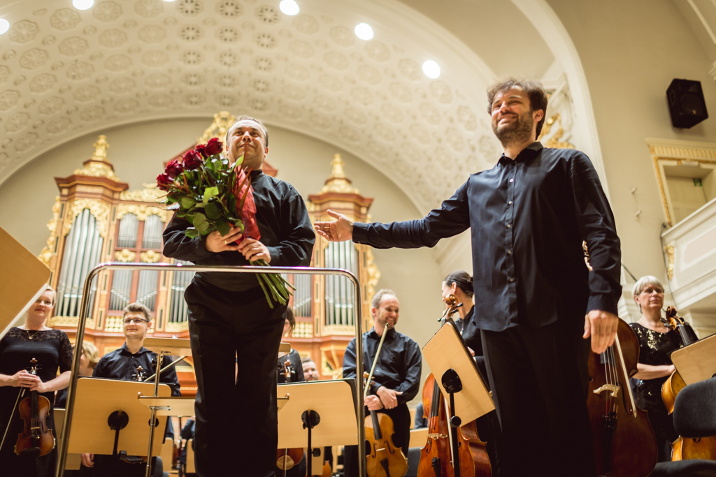 3 Etap - przesłuchania estradowe (12.05.2016). Bartosz Bryła - skrzypce. Filharmonia Poznańska pod dyr. Łukasza Borowicza.