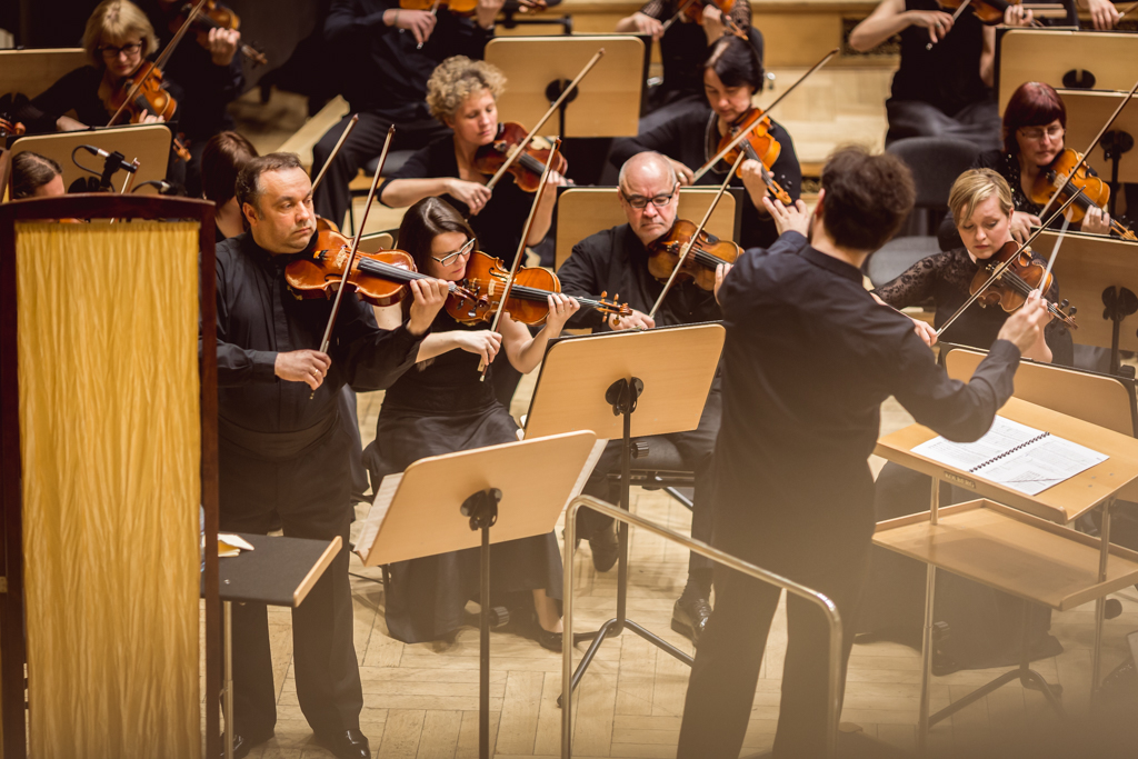 3 Etap, przesłuchania estradowe (12.05.2016). Bartosz Bryła - skrzypce. Filharmonia Poznańska pod dyr. Łukasza Borowicza.