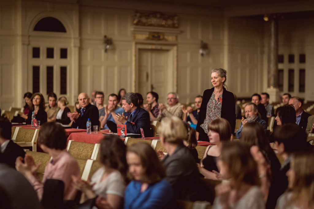 Jury. Stoi Andrea Frandsen. 3 Etap, przesłuchania estradowe (12.05.2016)