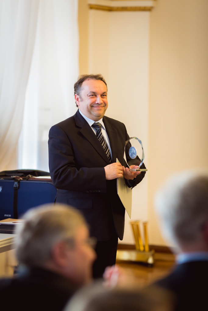 Bartosz Bryła - Prezes Zarządu Towarzystwa Muzycznego im. Henryka Wieniawskiego. Ceremonia wręczenia nagród, Sala Biała Urzędu Miasta Poznania (14.05.2016)