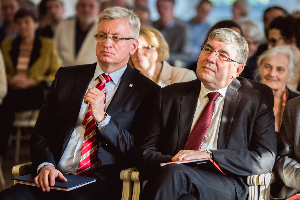 Jacek Jaśkowiak - Prezydent Miasta Poznania, Grzegorz Ganowicz - Przewodniczący Rady Miasta Poznania. Ceremonia wręczenia nagród, Sala Biała Urzędu Miasta Poznania (14.05.2016)
