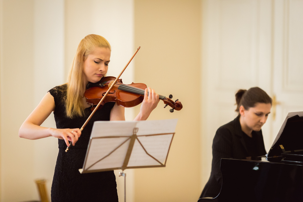 Amelia Maszońska. Koncert na nagrodzonych instrumentach. Sala Biała Urzędu Miasta Poznania (14.05.2016)
