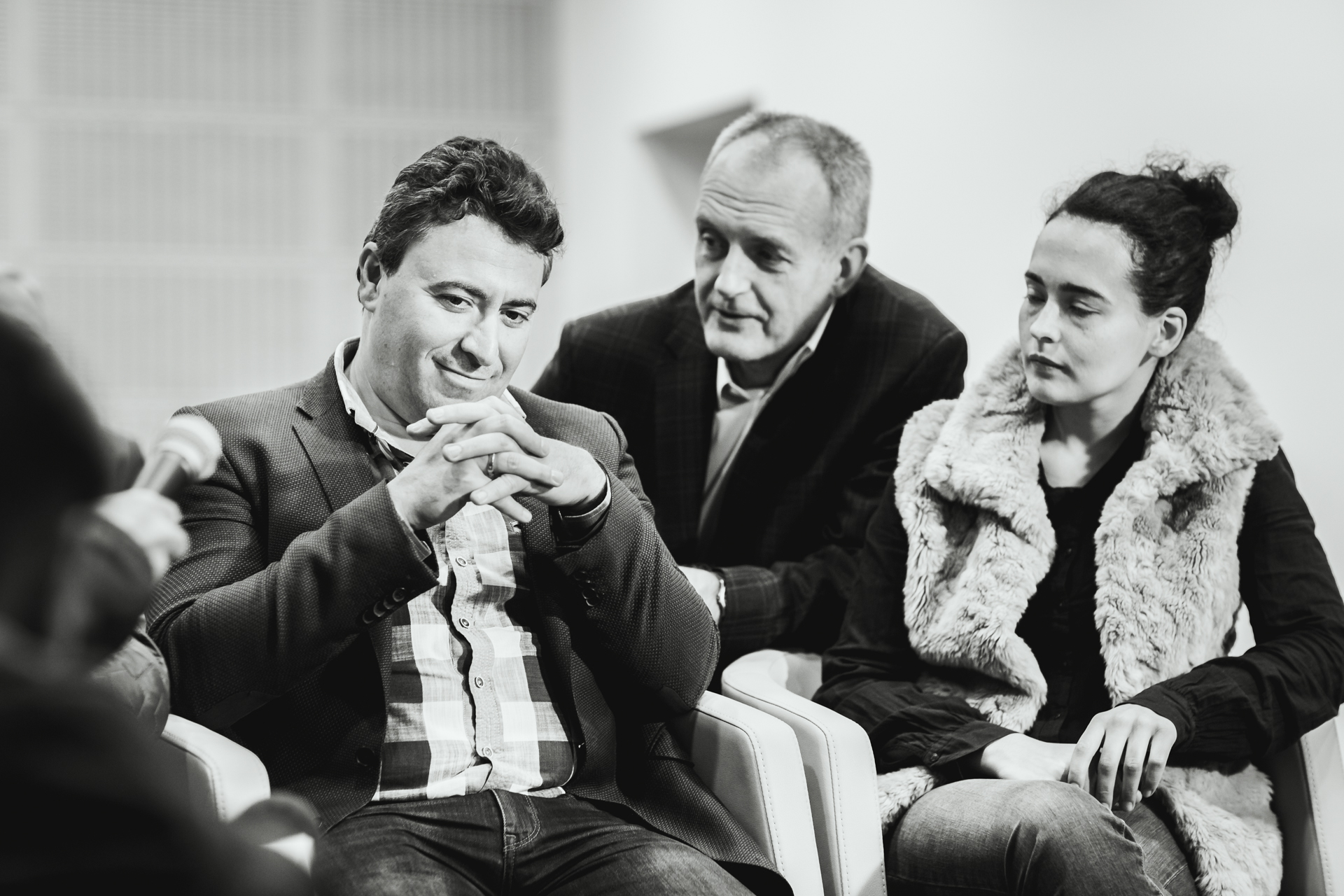 Jury members: Maxim Vengerov and Alena Baeva. Behind - Waldemar Łyś, competition interpreter.