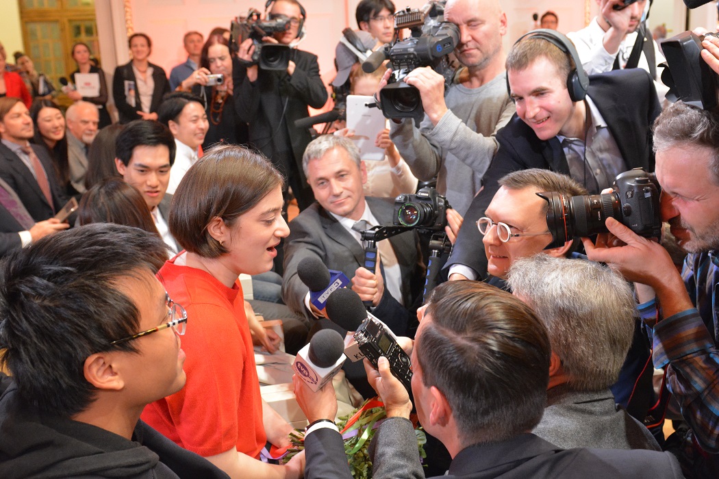 Ogłoszenie wyników. Veriko Tchumburidze - pierwsza nagroda. Fot. T. Boniecki